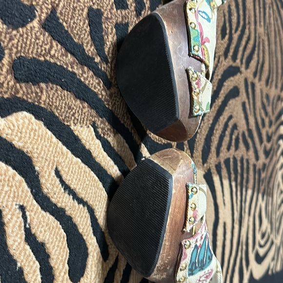 5 for $25- Steve Madden Size 6 - Picture 2 of 3